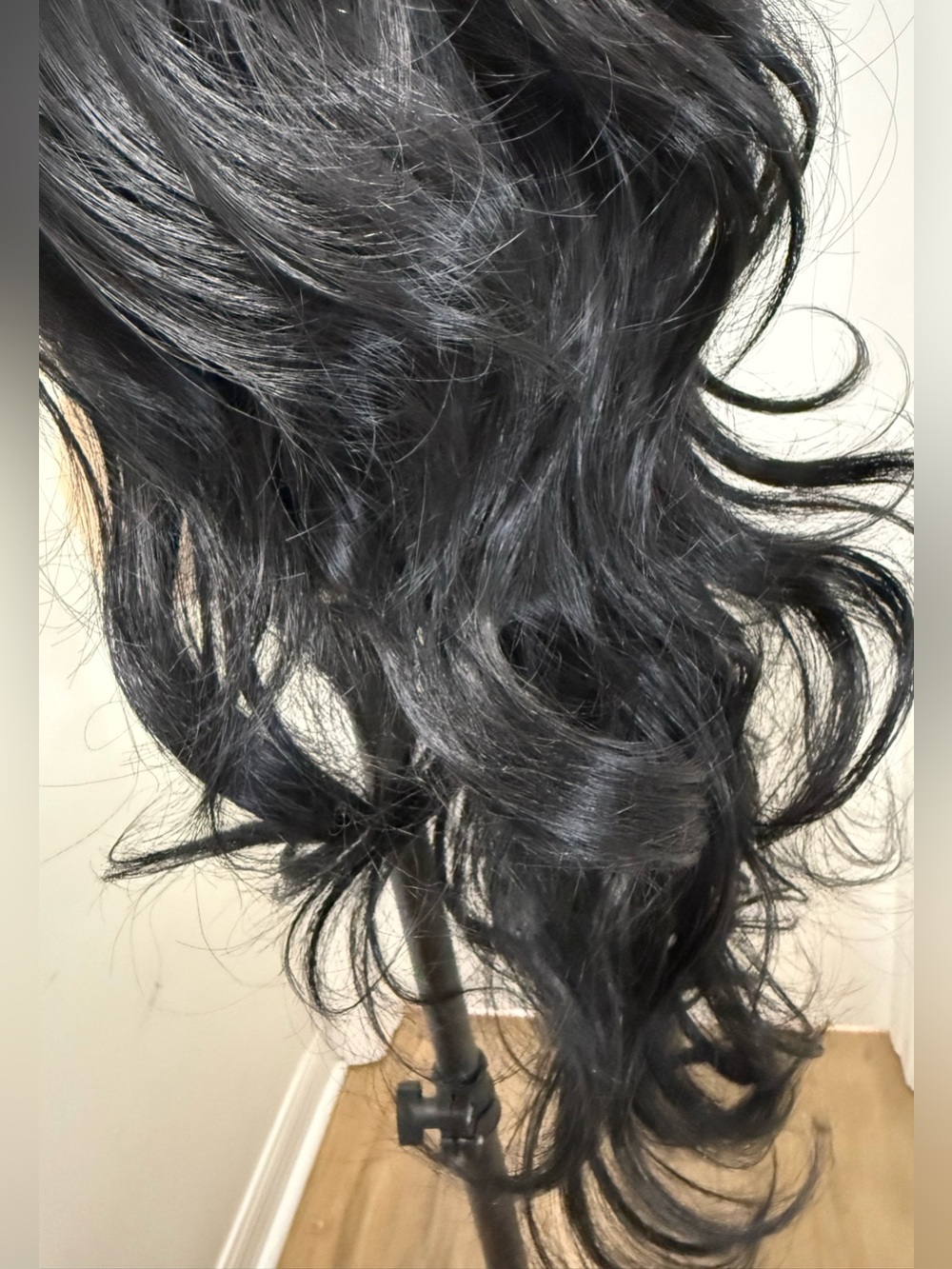 HAIR, 30” Long Layers, Lace Front, Jet Black - Picture 5 of 12